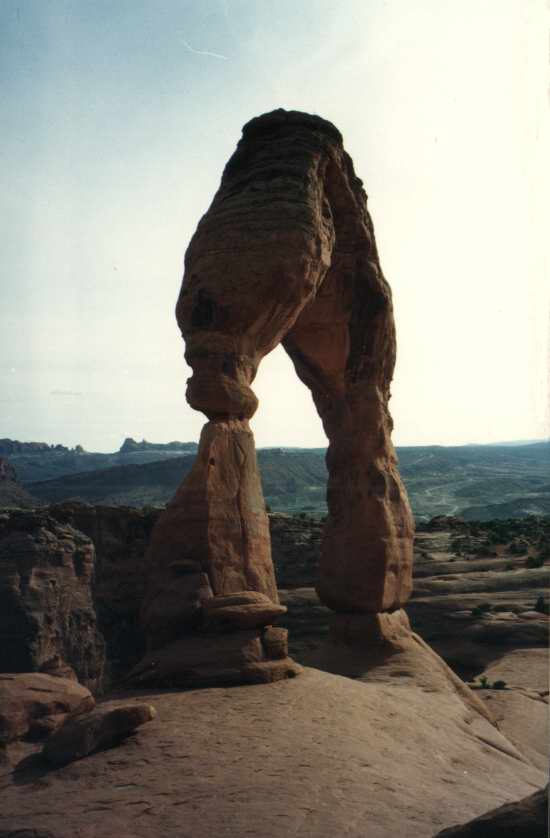 Arches1.jpg (28694 octets)