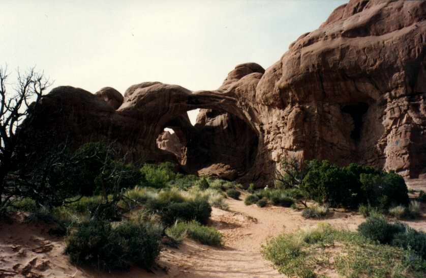 Arches14.jpg (51596 octets)