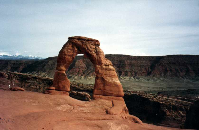 Arches2.jpg (36695 octets)