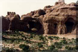 Arches10.jpg (8982 octets)