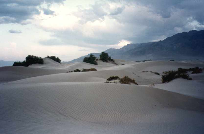 DEATHVALLEY3.JPG (22765 octets)