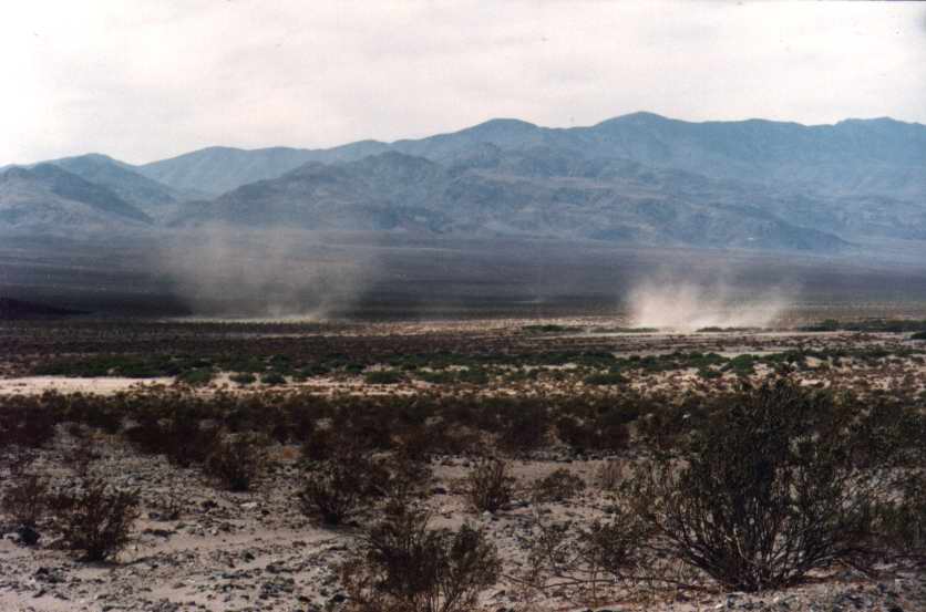 DEATHVALLEY6.JPG (46149 octets)