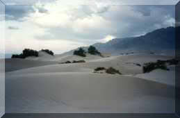 DEATHVALLEY3.JPG (4333 octets)