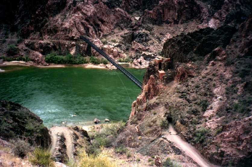 GRAND_CANYON5.JPG (91840 octets)